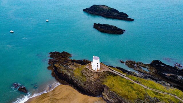 Llanddwyn